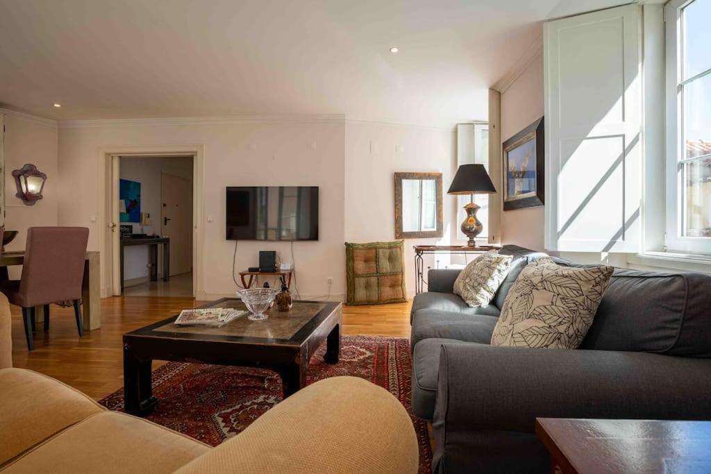 Historical 3 Bedroom Duplex In * Lisbon