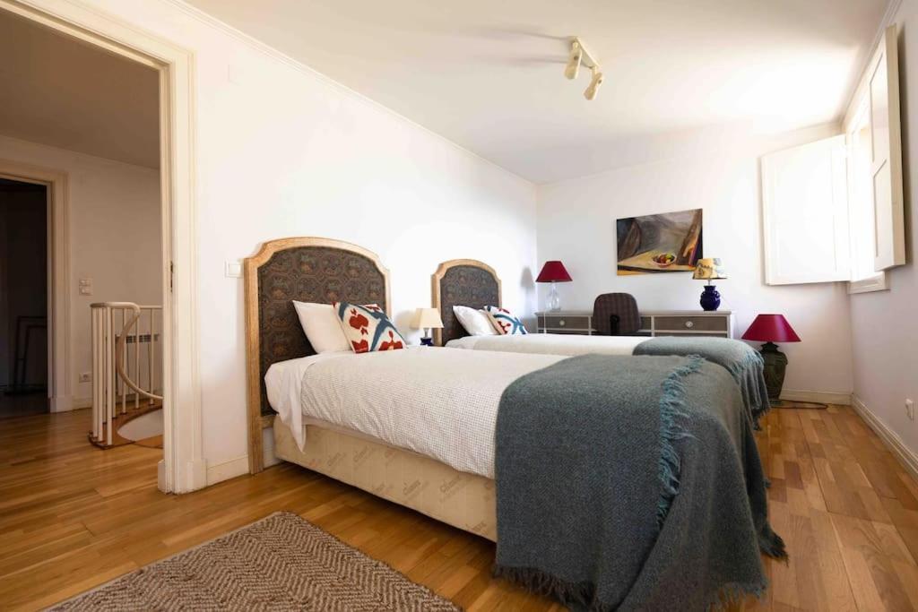 Historical 3 Bedroom Duplex In * Lisbon