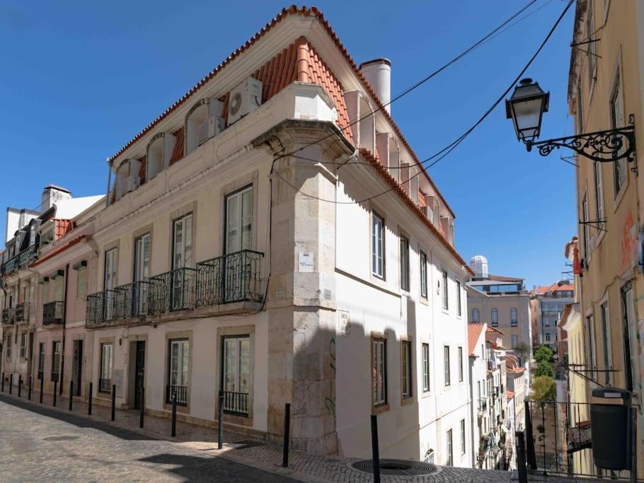 Historical 3 Bedroom Duplex In Lisbon
