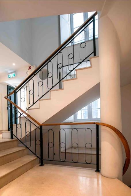 Historical 3 Bedroom Duplex In Apartment Lisbon
