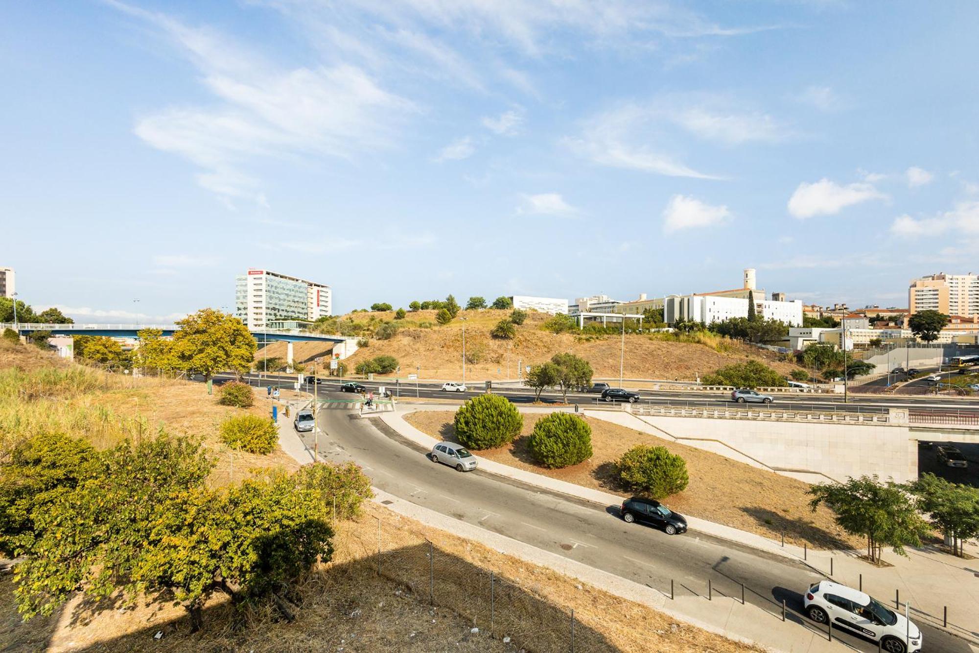Metropolitan Living - Campolide Apartment Lisbon