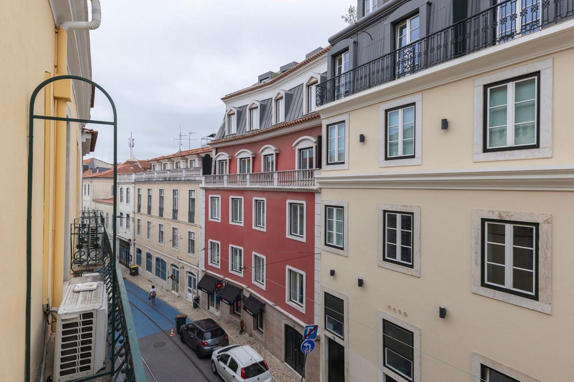 Apartment Chiado Center 1bdr Flat By Lovelystay