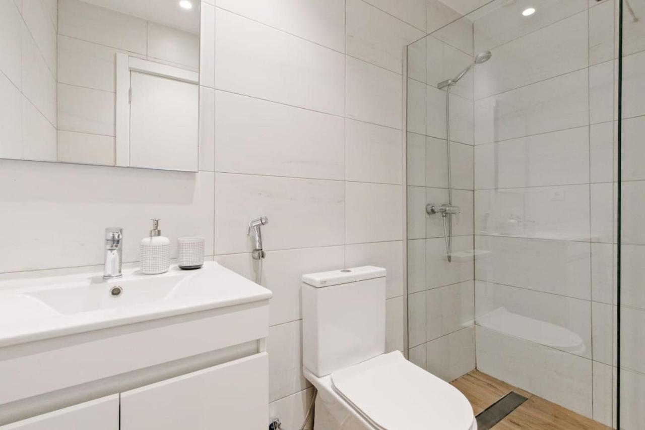 Lovely Fully Equipped Near Subway N13 Apartment *