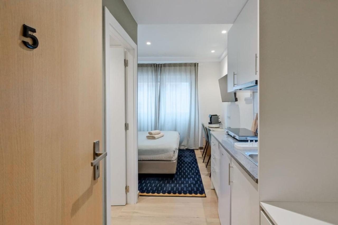 Lovely Fully Equipped Near Subway N5 Apartment