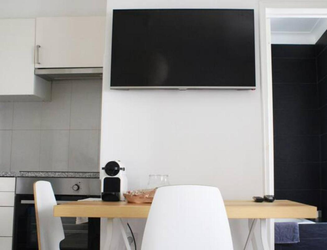 Apartment Light And Comfortable Flat In The Center Lisbon