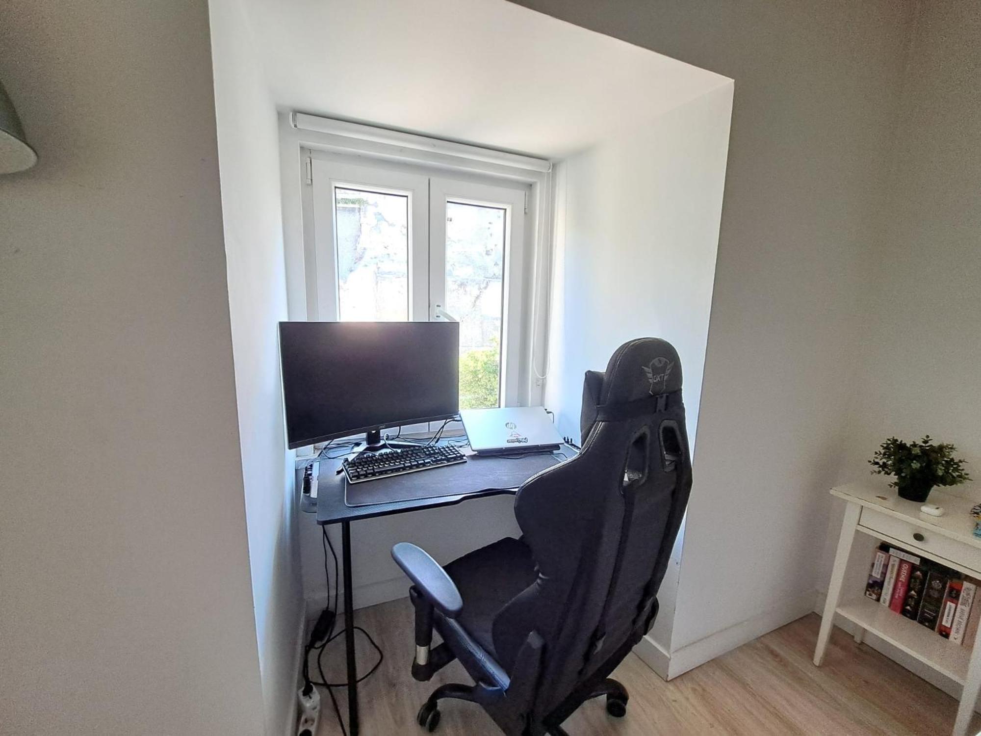 Light And Comfortable Flat In The Center *
