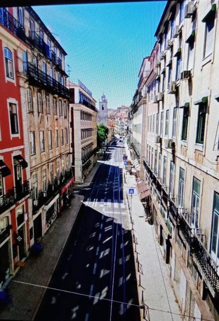 Apartment Light And Comfortable Flat In The Center Lisbon