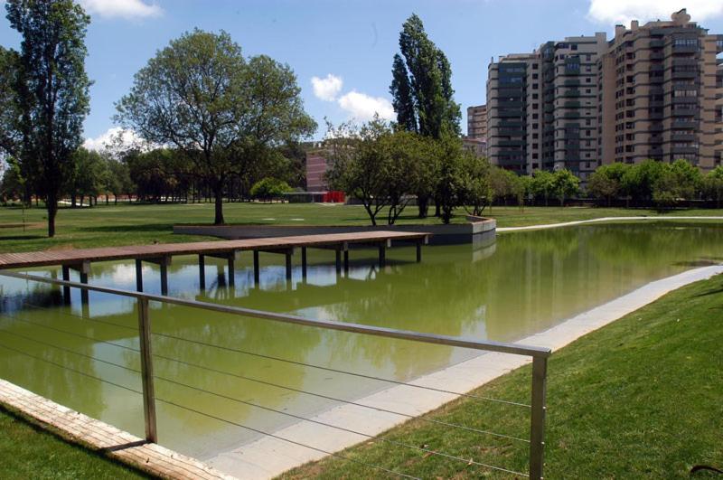 Apartment 5min Walk To Subway & 10min Drive To Airport Lisbon