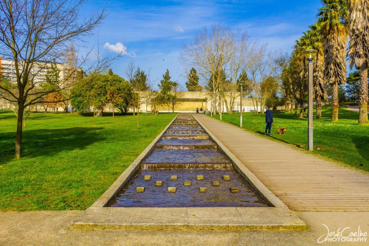 5min Walk To Subway & 10min Drive To Airport * Lisbon