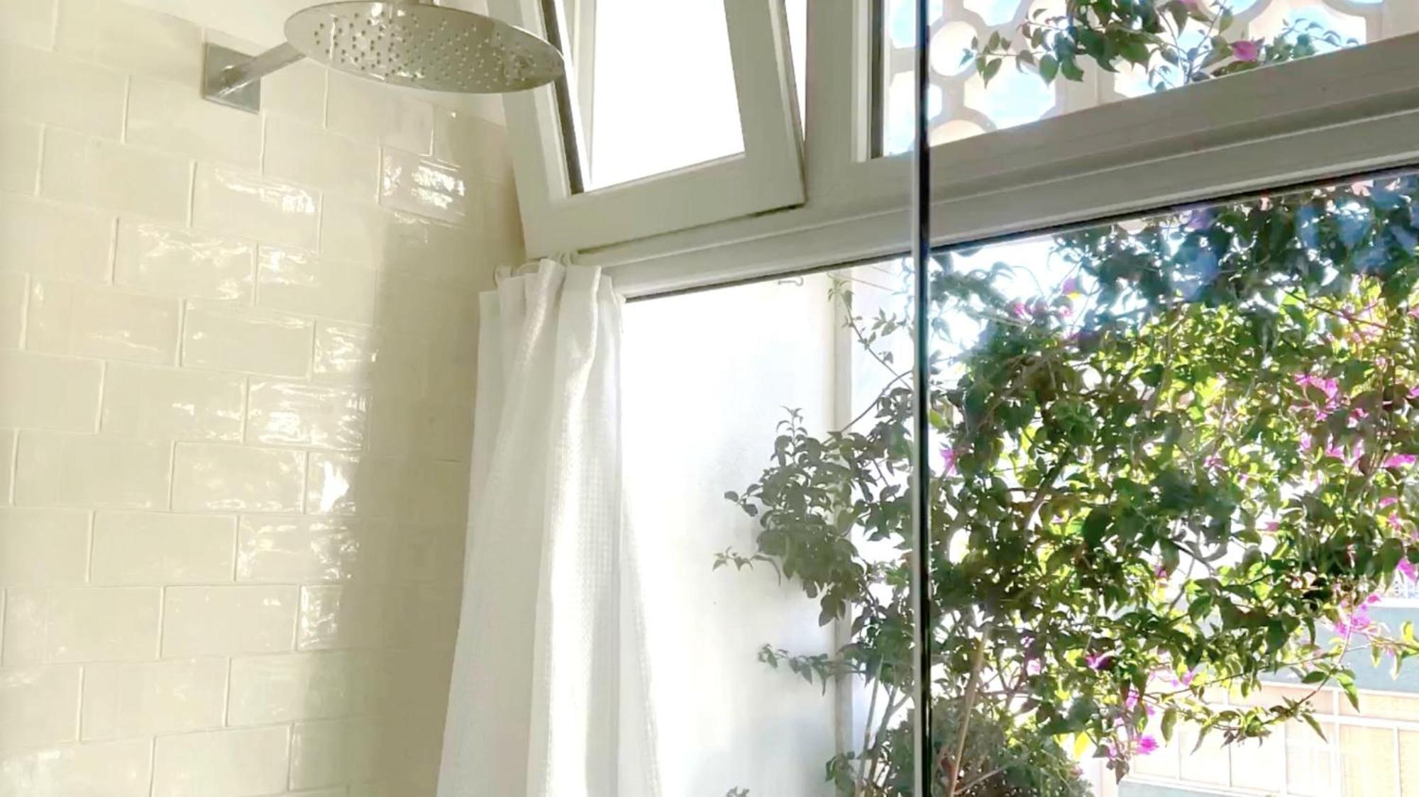 Avec Salle De Bain Privee Et Balcon Vegetal A Lisbonne Amoreiras