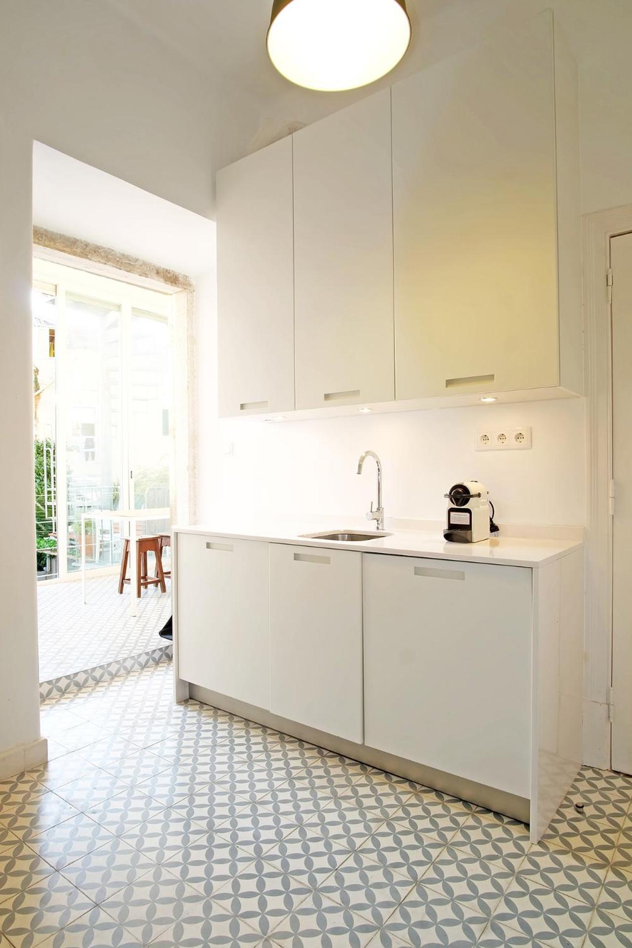 Cec Charm At Coolest Area To Stay: Pr. Real / Br. Alto Apartment Lisbon