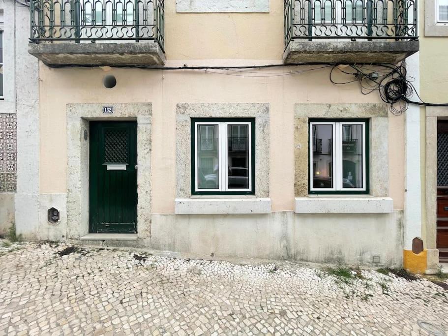 Charming Lapa With A Private Patio * Lisbon