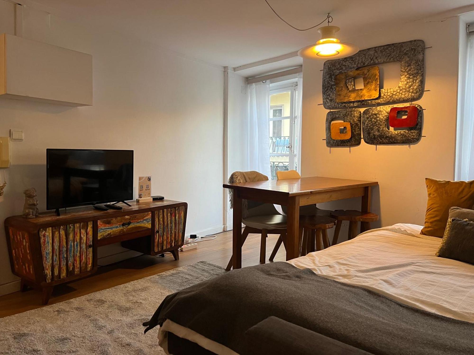 Apartment Charming At Graca Lisbon