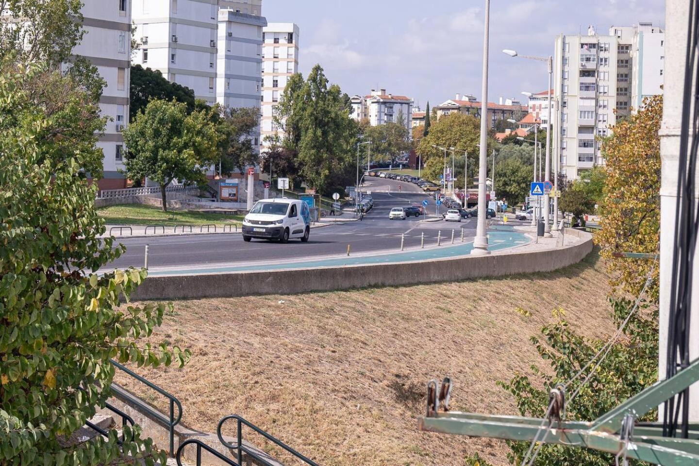 Cozy And Quiet 3-bedroom Flat Lisboa