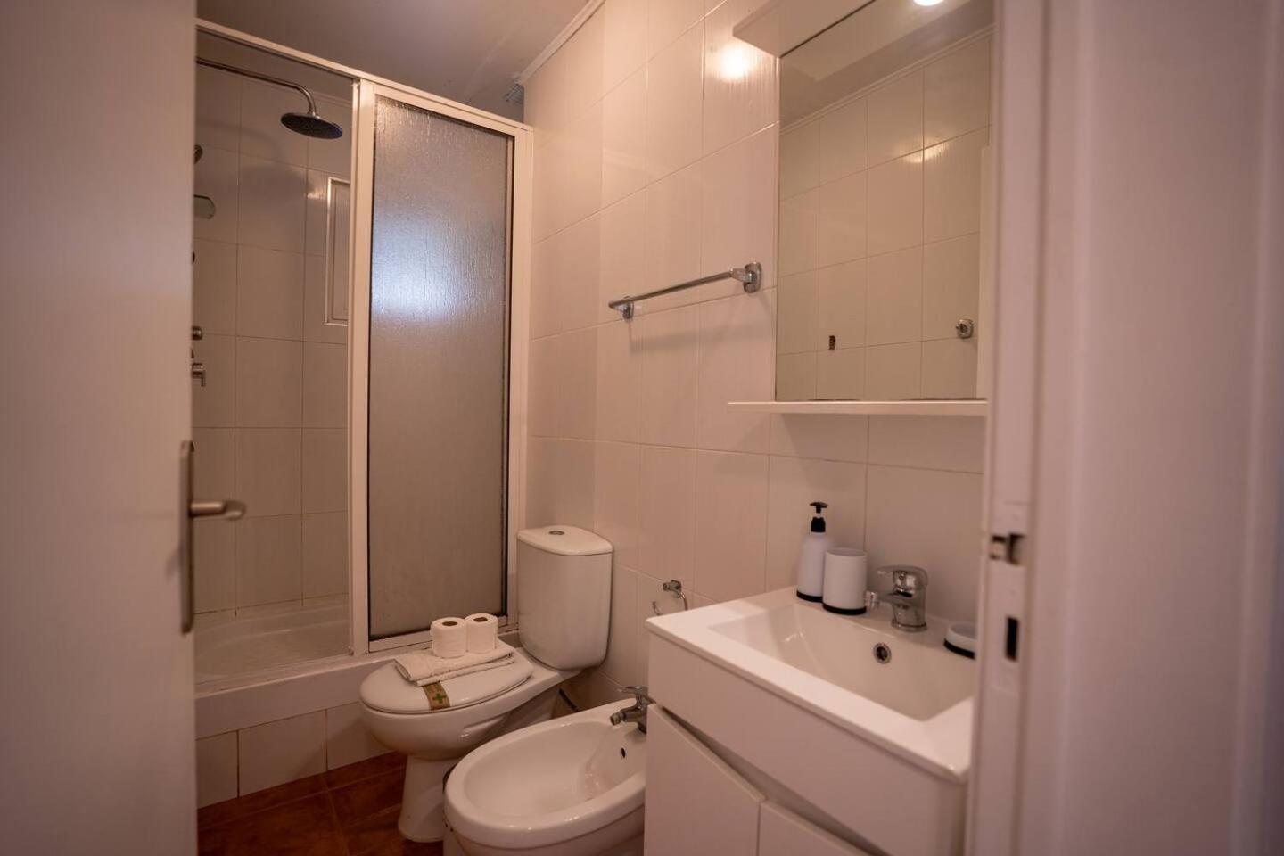 Cozy And Quiet 3-bedroom Flat Apartment *