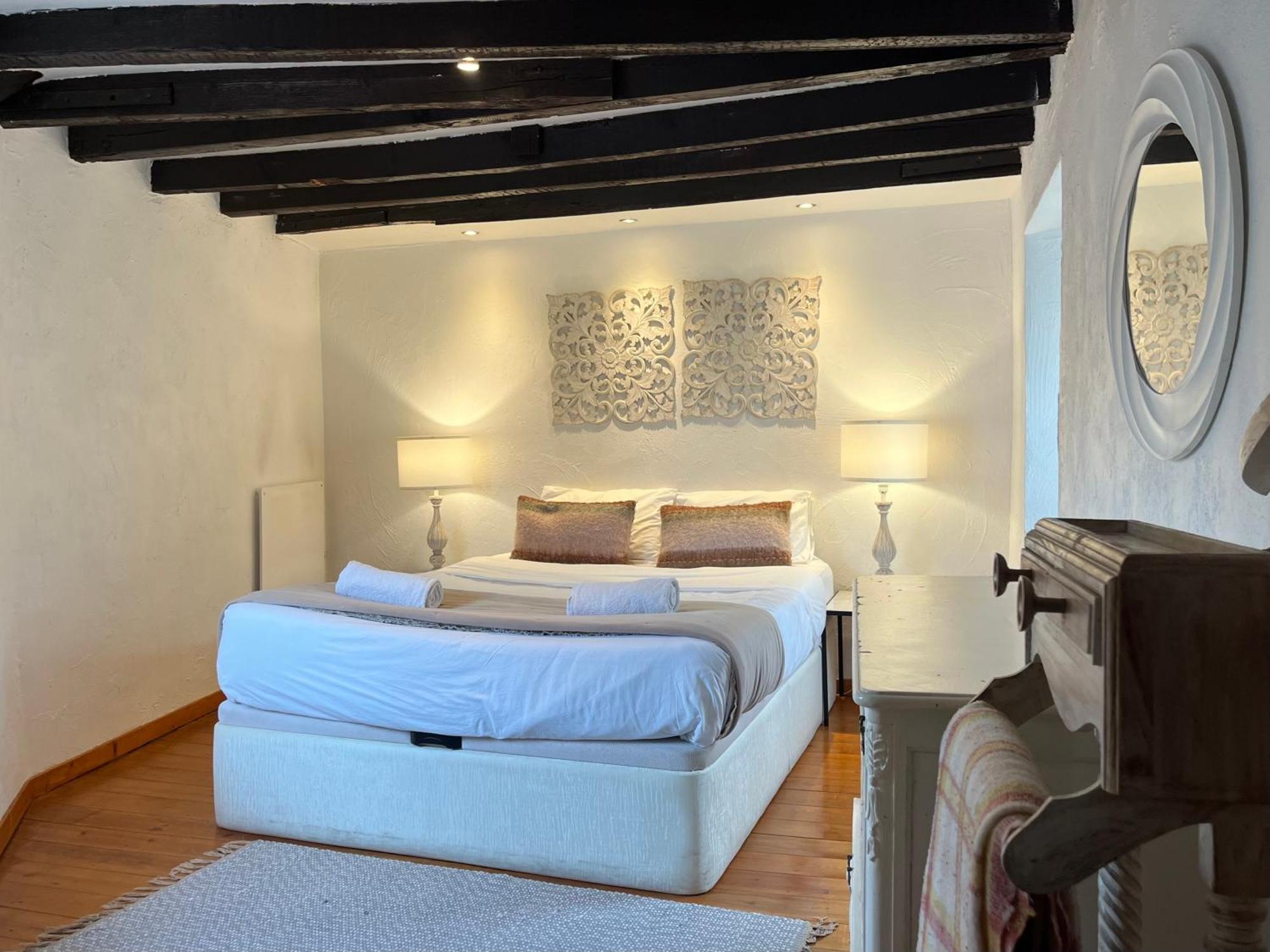 Very Charming Overlooking S Jorge Castel Lisbon