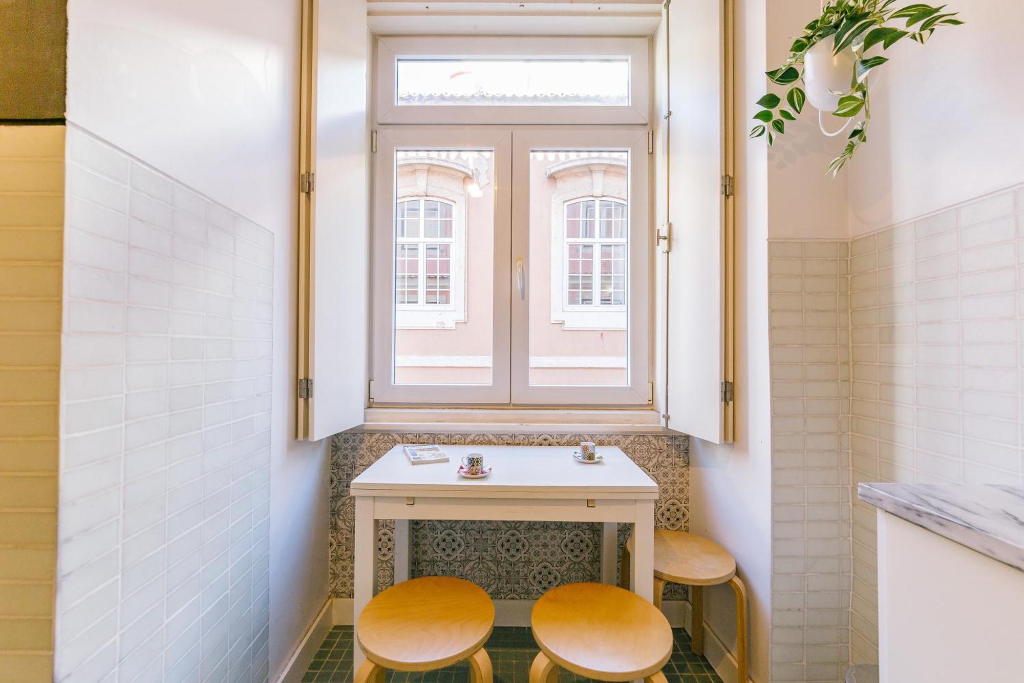 Chiado 2 Bedroom Elegant Apartment Lisbon