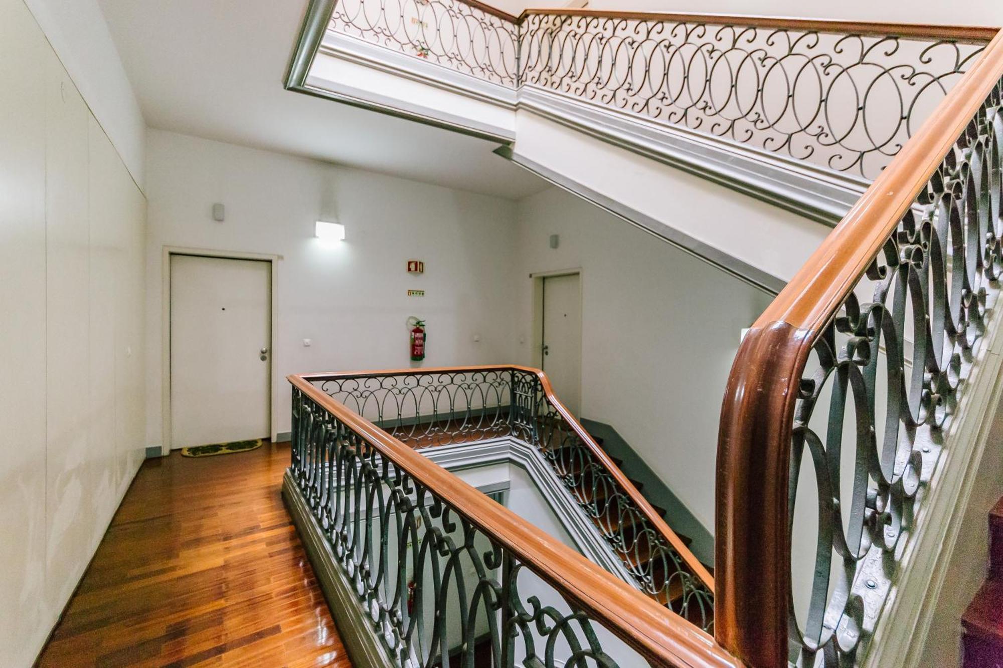 Chiado 2 Bedroom Elegant Apartment