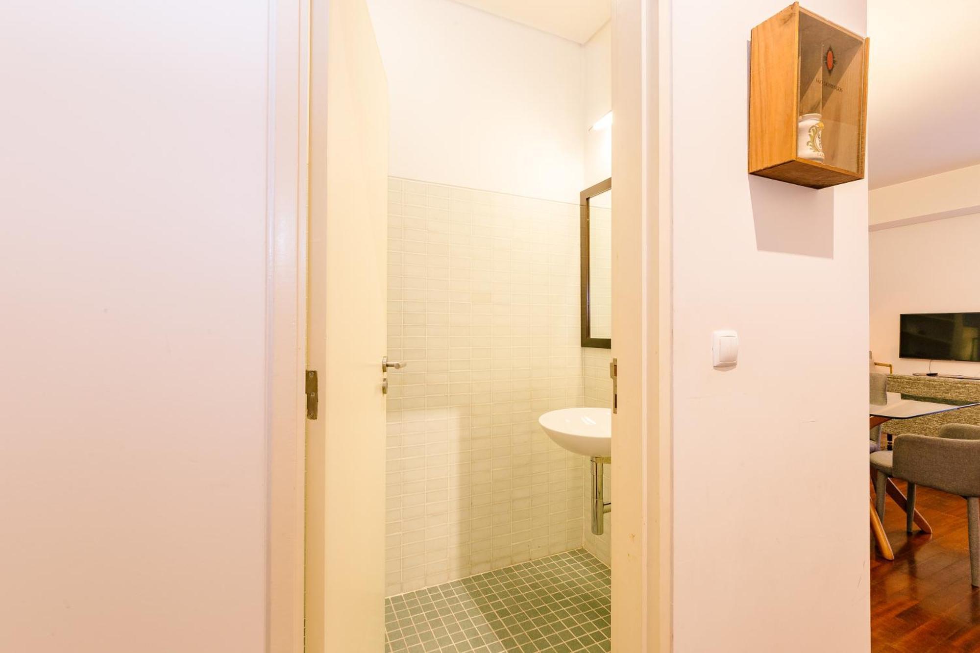 Chiado 2 Bedroom Elegant Apartment Lisbon