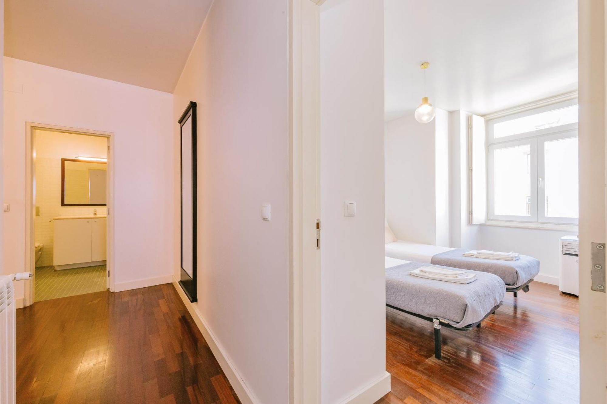 Chiado 2 Bedroom Elegant * Lisbon