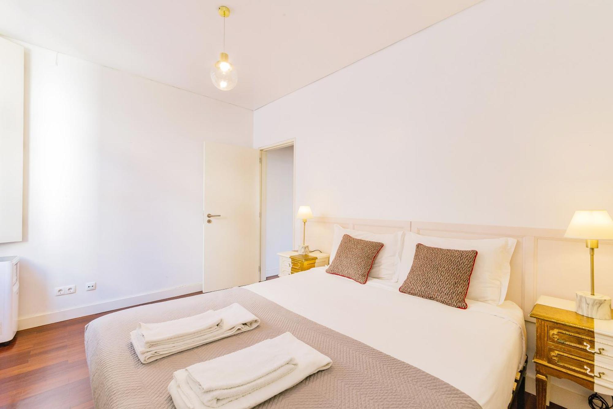 Chiado 2 Bedroom Elegant *