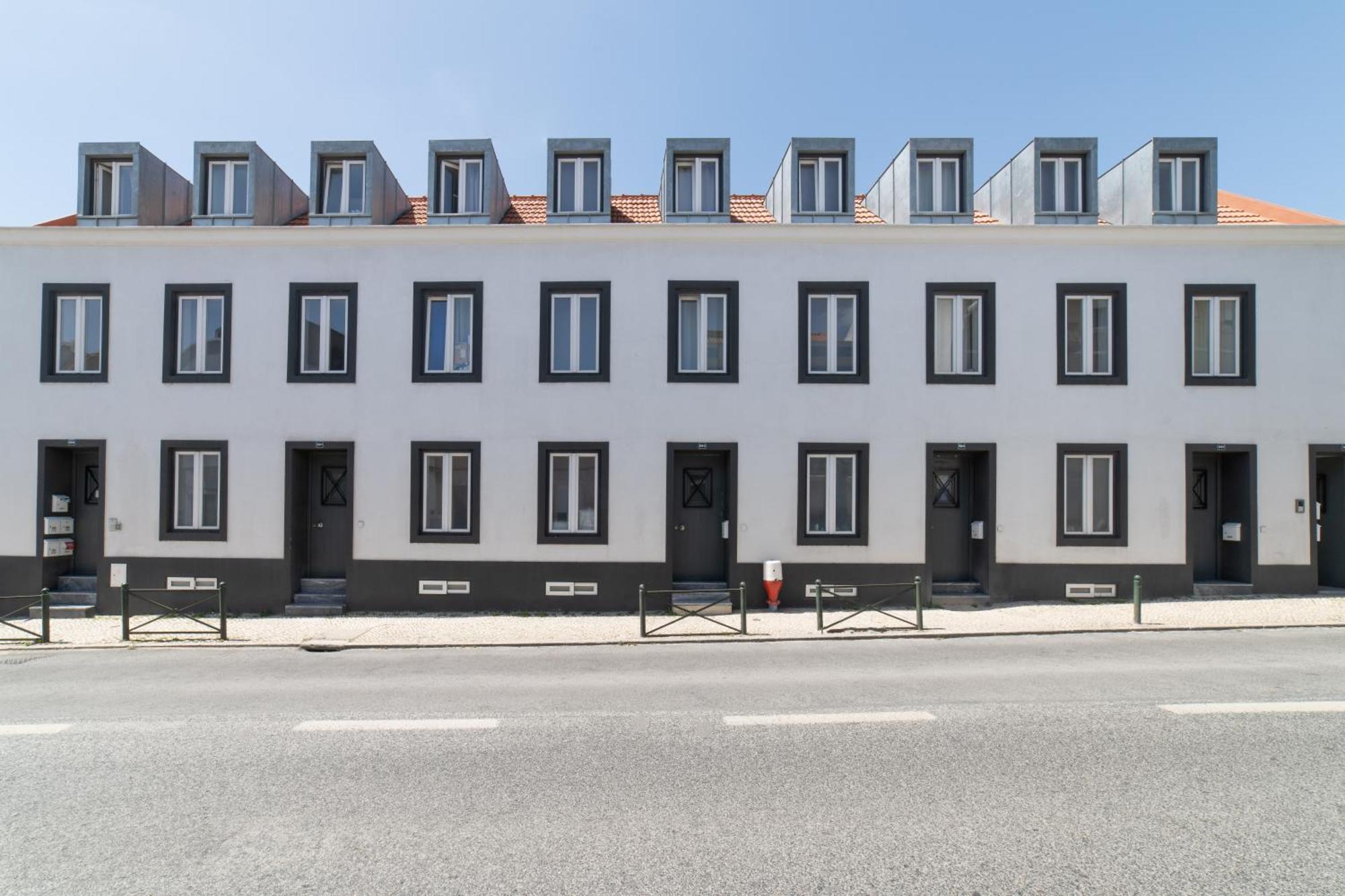Hill House - No. 589a