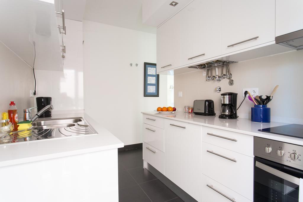 Altido Joyful 2br With Terrace Nearby São Bento Palace Apartamento