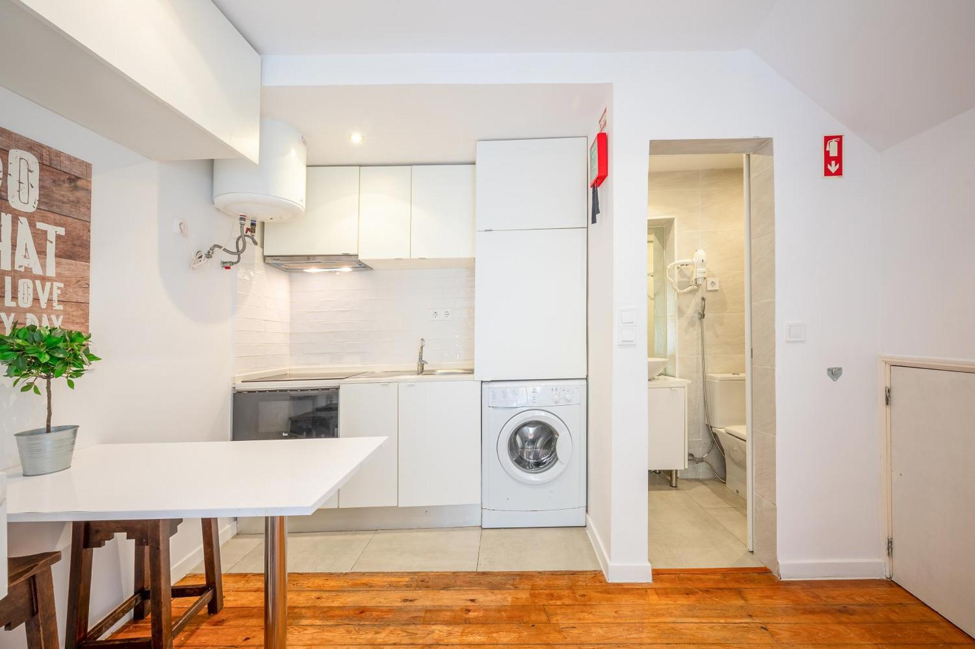 Cozy Getaway In Alfama By Lovelystay Lisbon