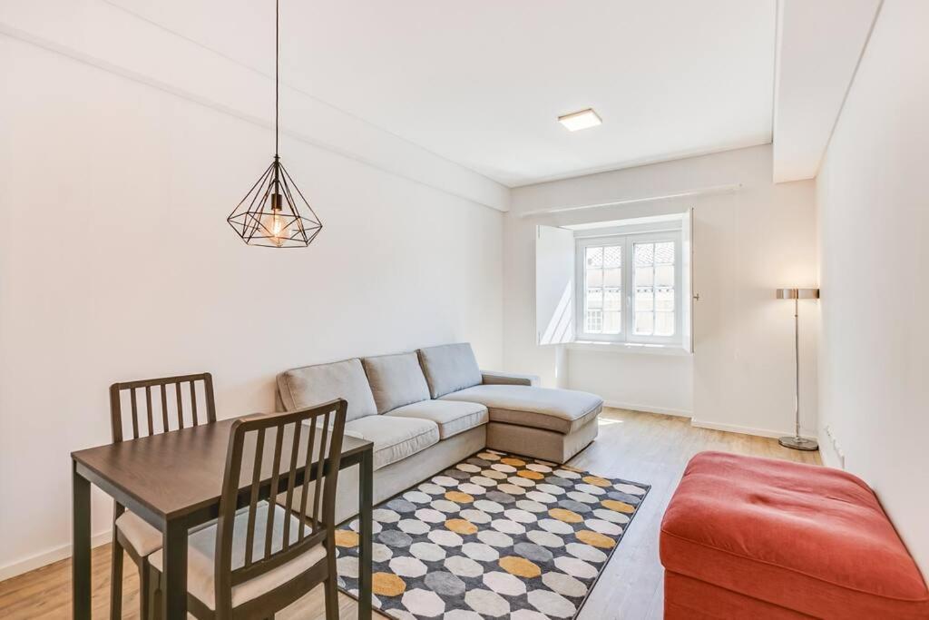 Made For The Lovers- Urban Charm In Chiado Apartment Lisbon