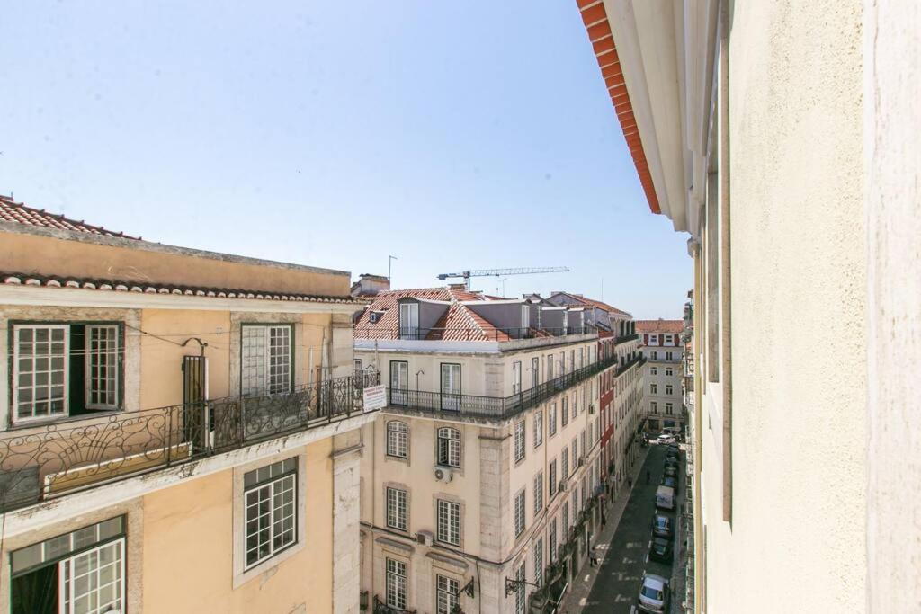 Made For The Lovers- Urban Charm In Chiado Lisbon
