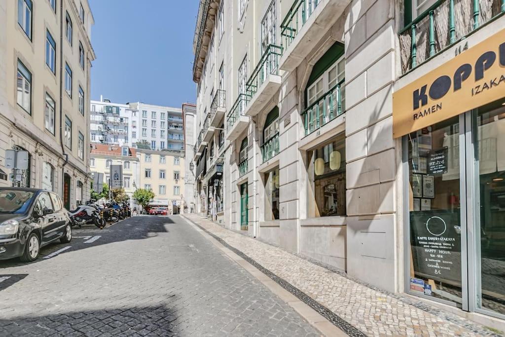 Apartment Made For The Lovers- Urban Charm In Chiado Lisbon