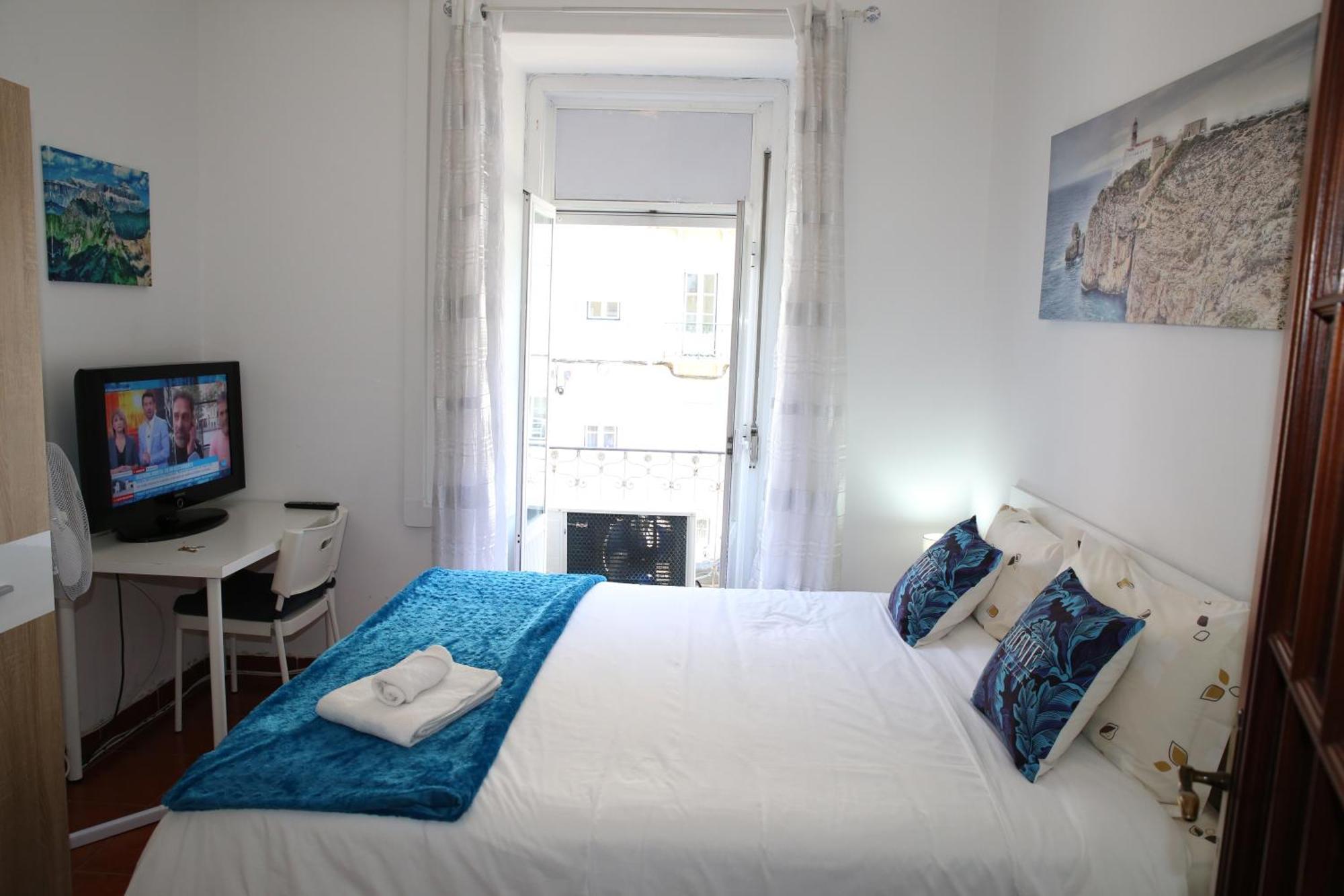 Bedroom Elegance Blue Homestay *