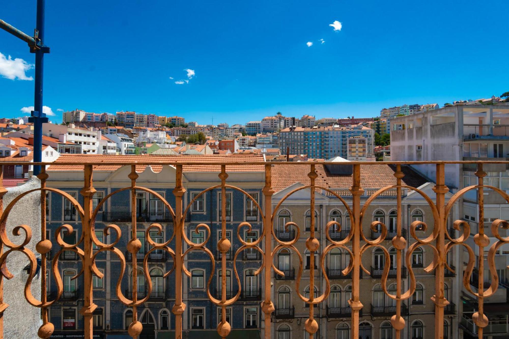 Life In Colour & Art - Charming 3bed Lisbon