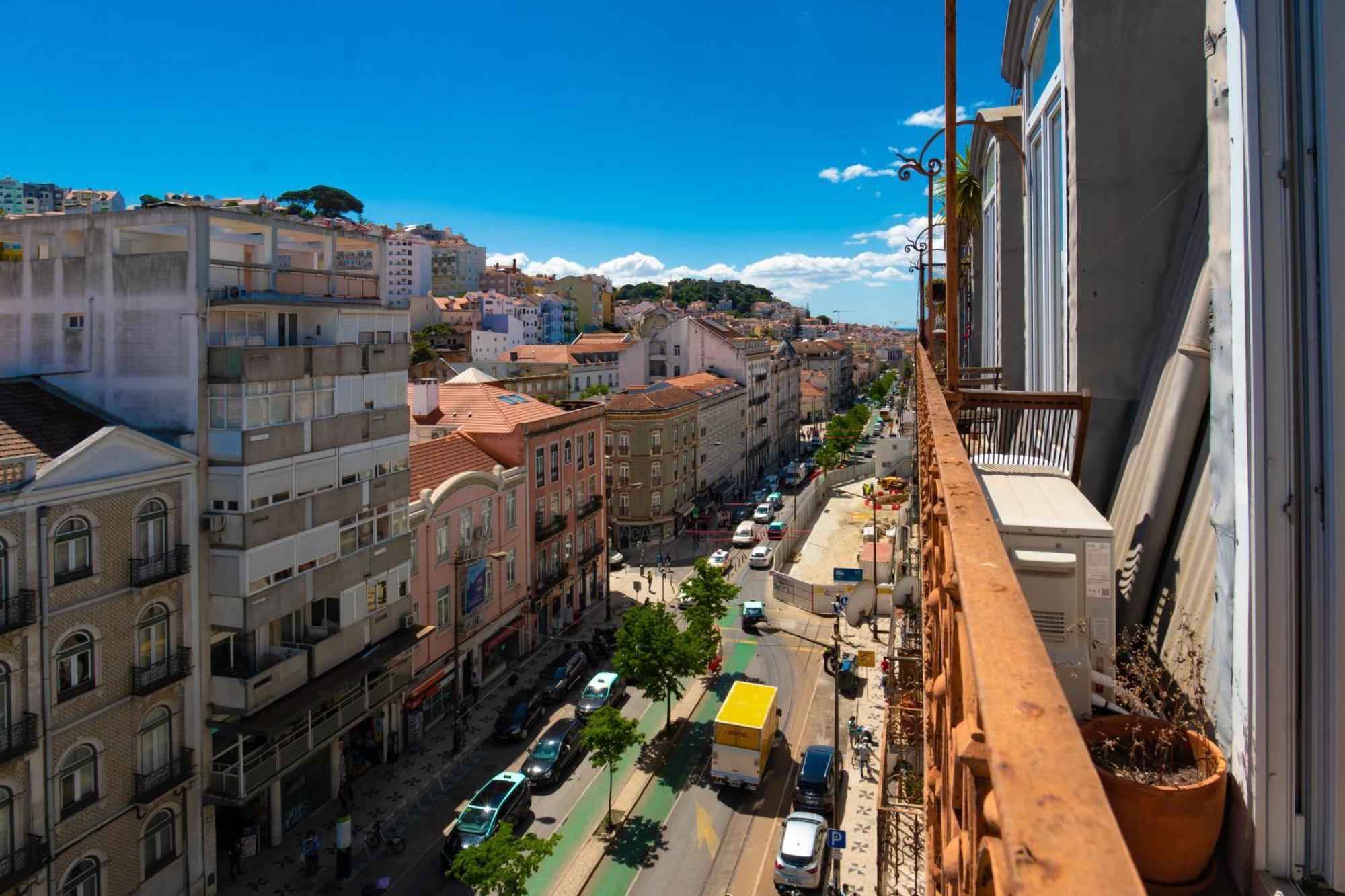 Apartment Life In Colour & Art - Charming 3bed Lisbon