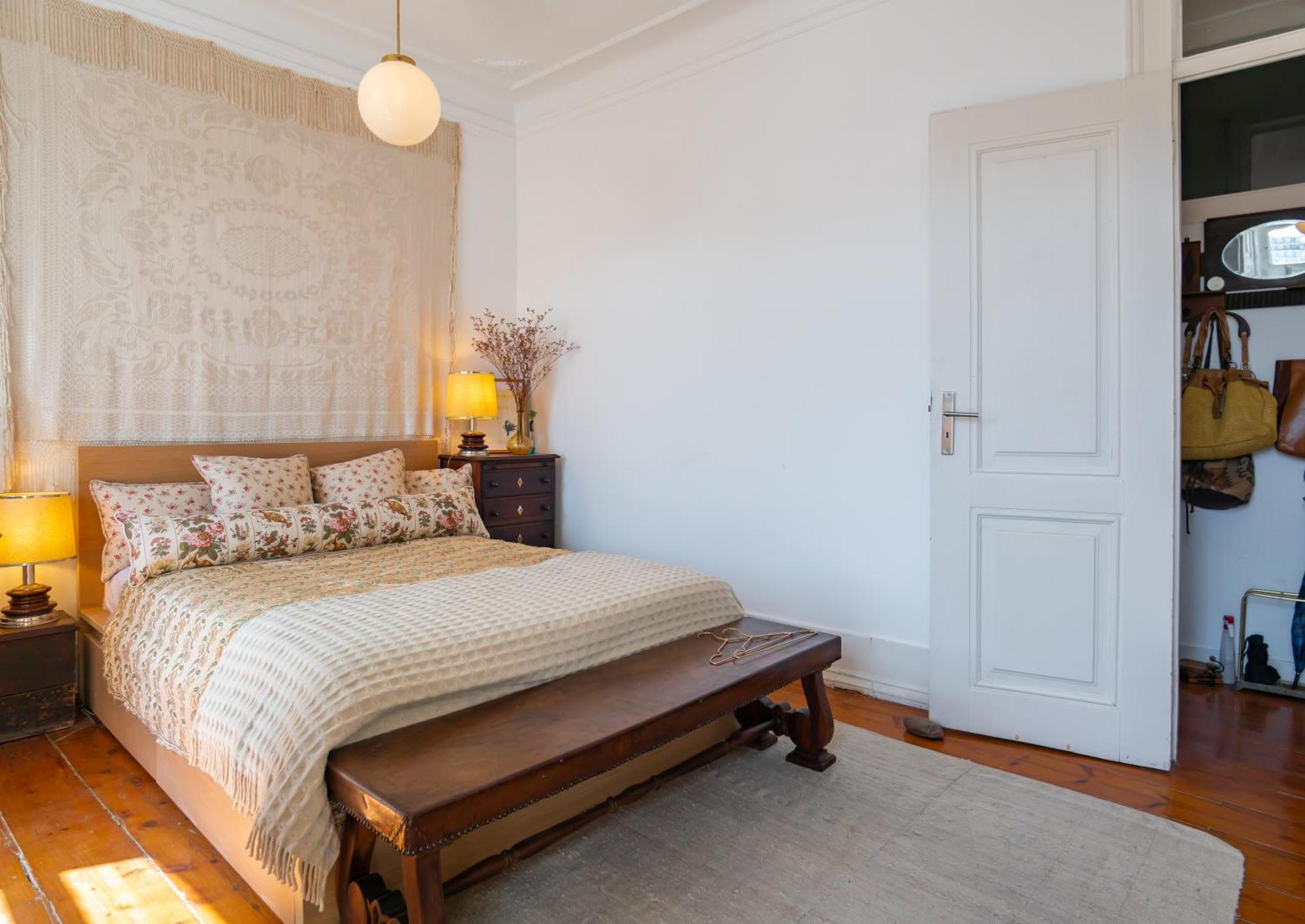 Life In Colour & Art - Charming 3bed Apartment Lisbon