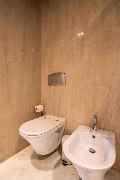 Chiado Deluxe Modern Feel 3 Bedroom Lisbon