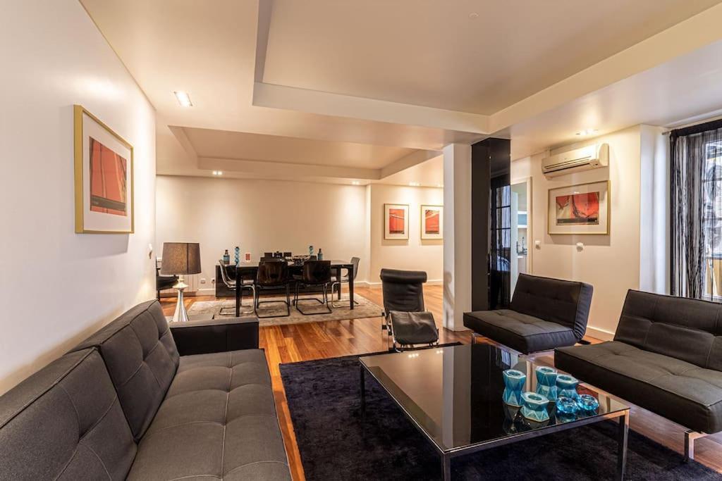 Chiado Deluxe Modern Feel 3 Bedroom * Lisbon