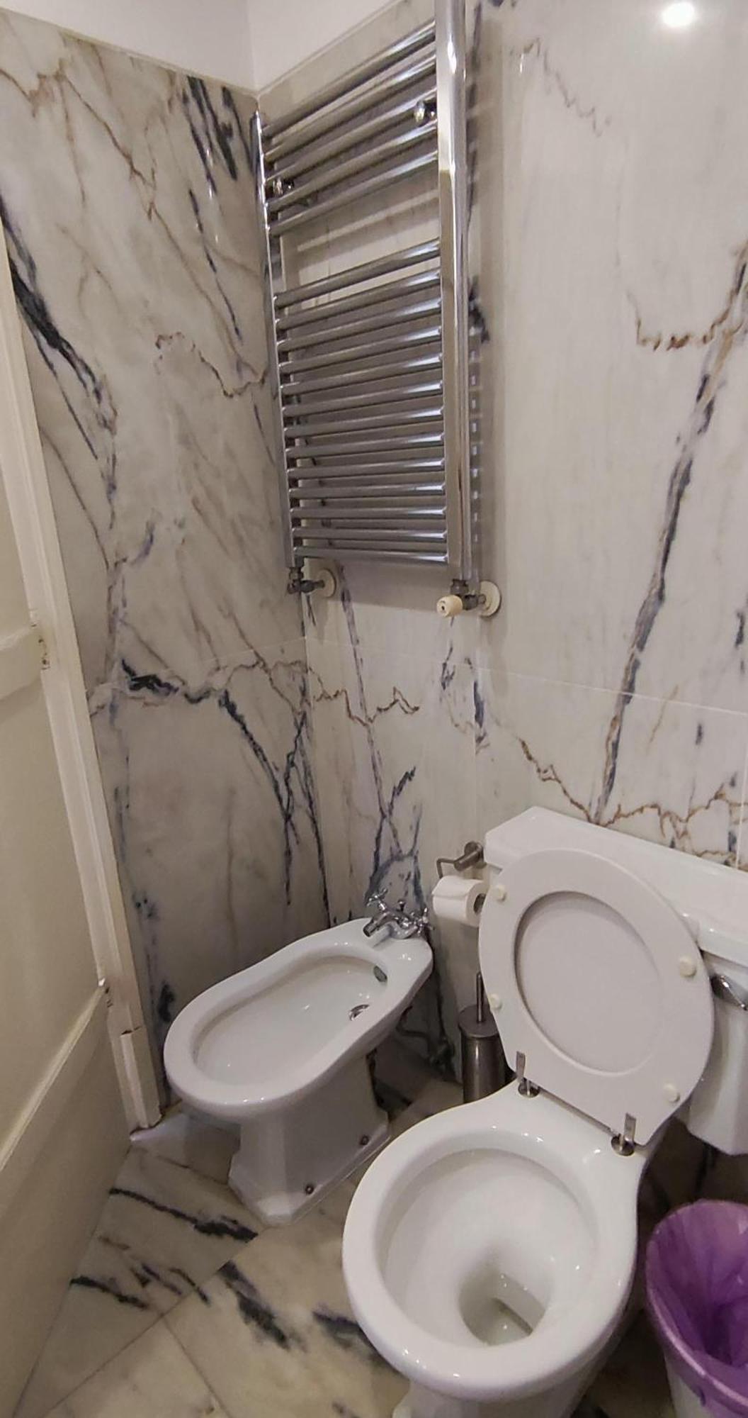Homestay Quartos No Bairro Alto De Em Acomodacao Partilhada *