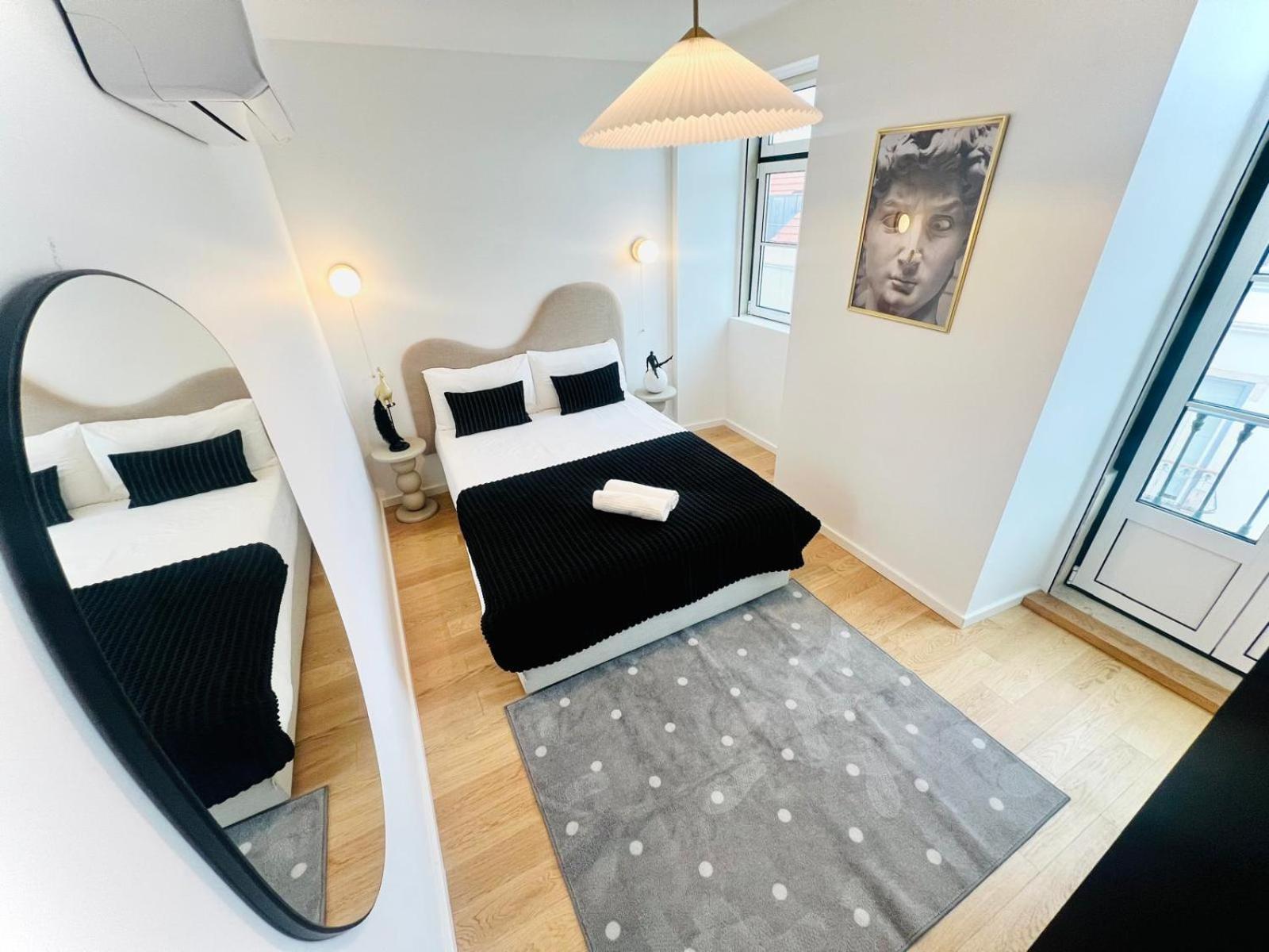 Pink House Beautiful 2 Bedroom Flat In Center Apartment Lisbon