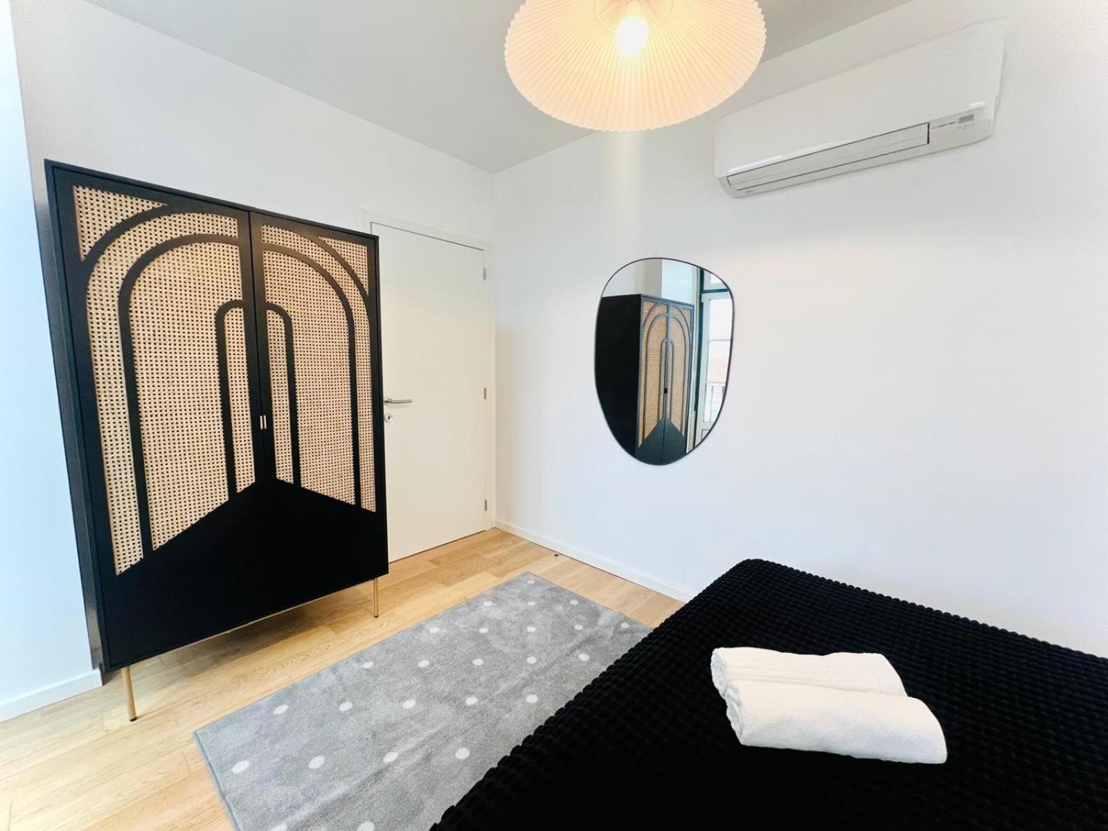 Pink House Beautiful 2 Bedroom Flat In Center
