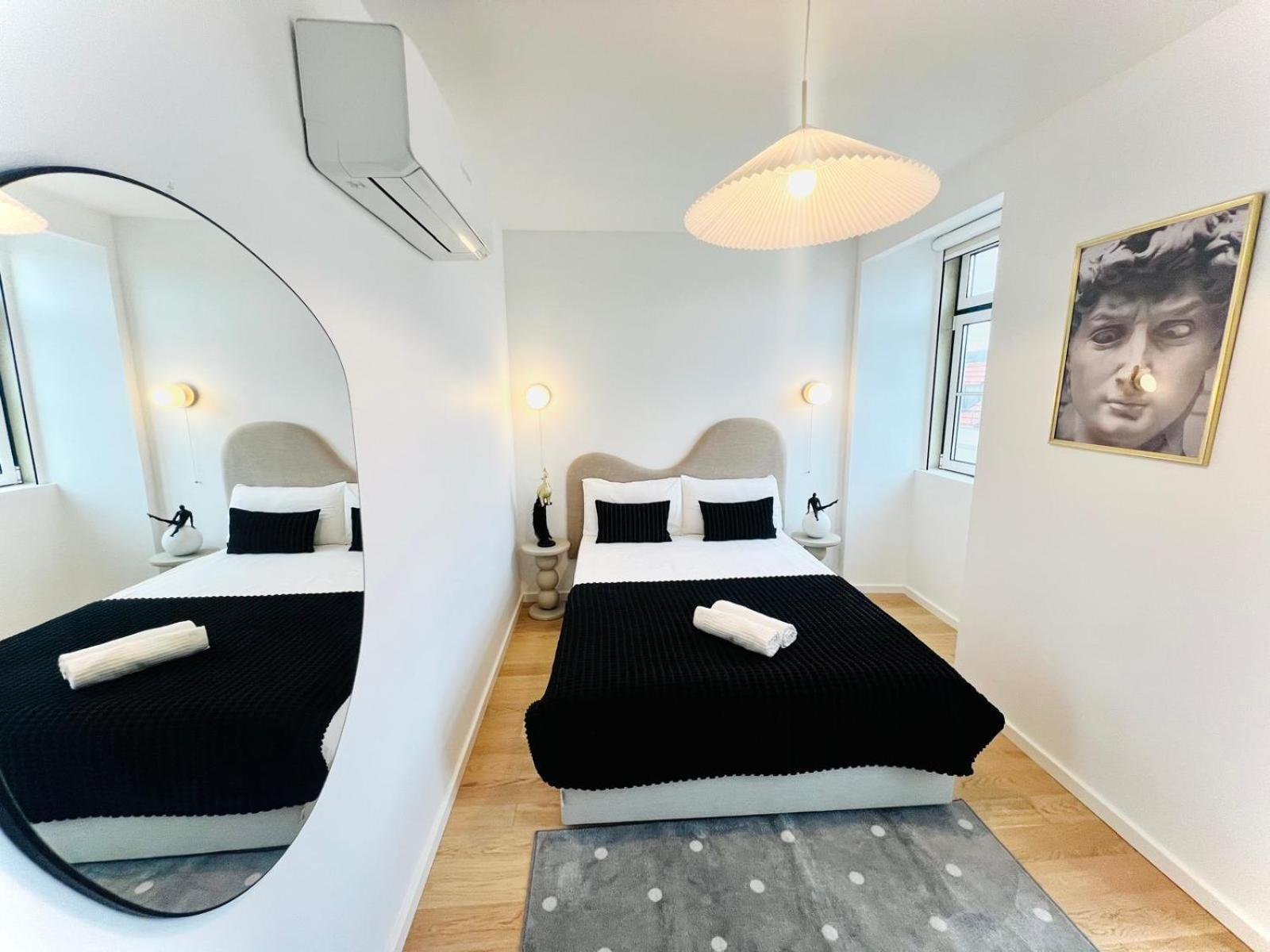 Pink House Beautiful 2 Bedroom Flat In Center Lisbon