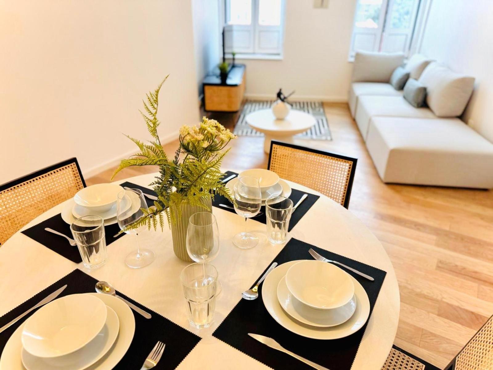 Pink House Beautiful 2 Bedroom Flat In Center Apartment Lisbon