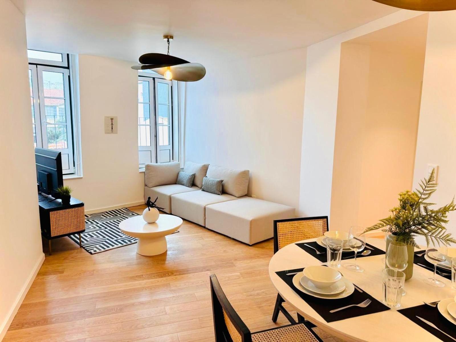 Pink House Beautiful 2 Bedroom Flat In Center Apartment