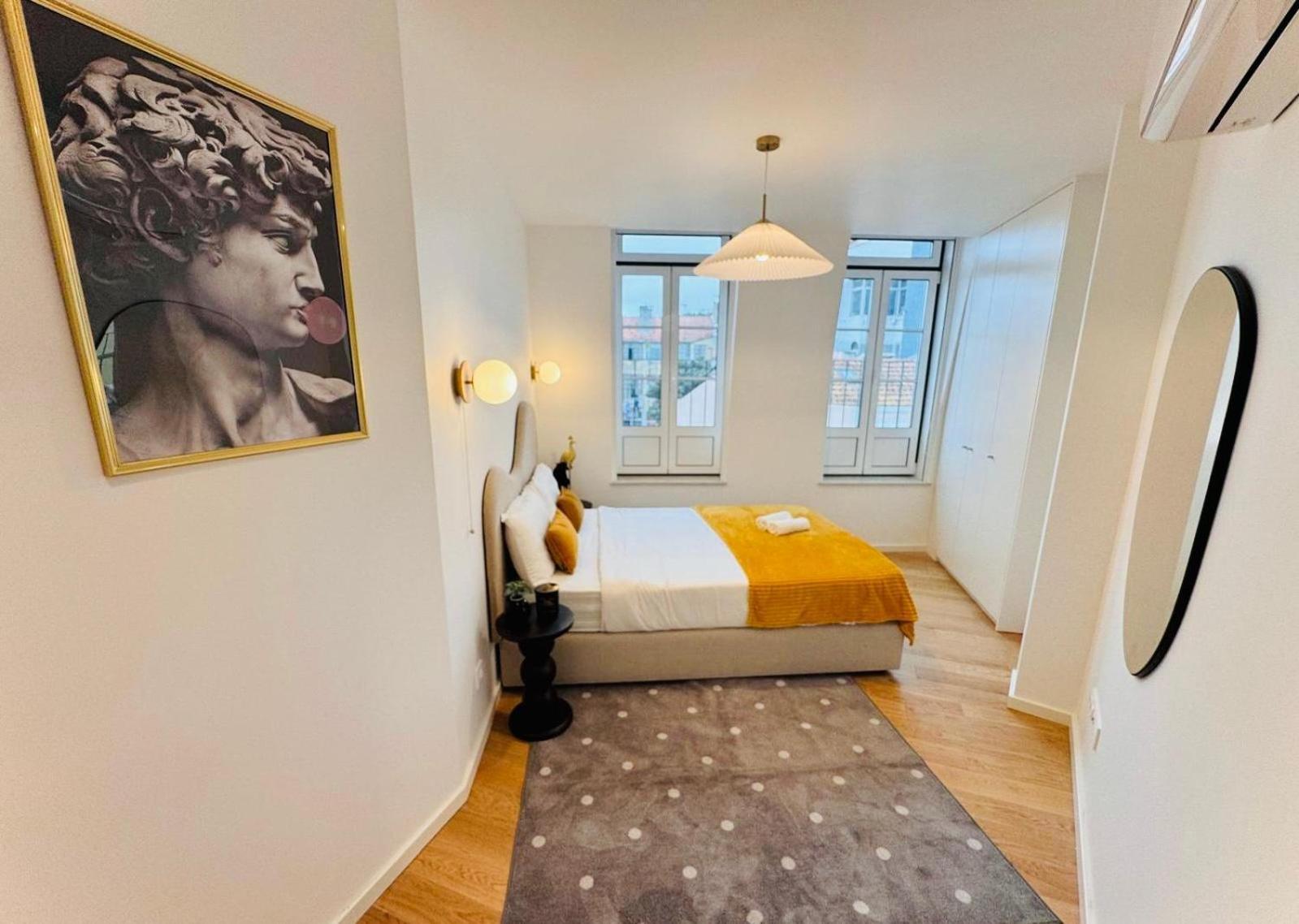 Apartment Pink House Beautiful 2 Bedroom Flat In Center Lisbon