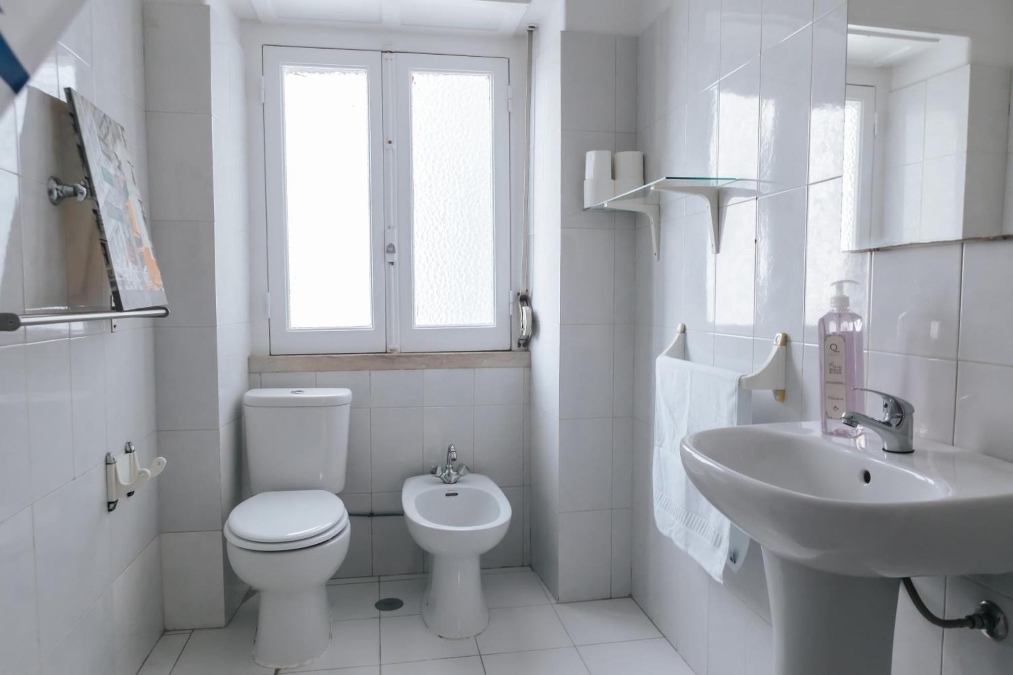 Aquilla Family 307 Homestay Lisbon