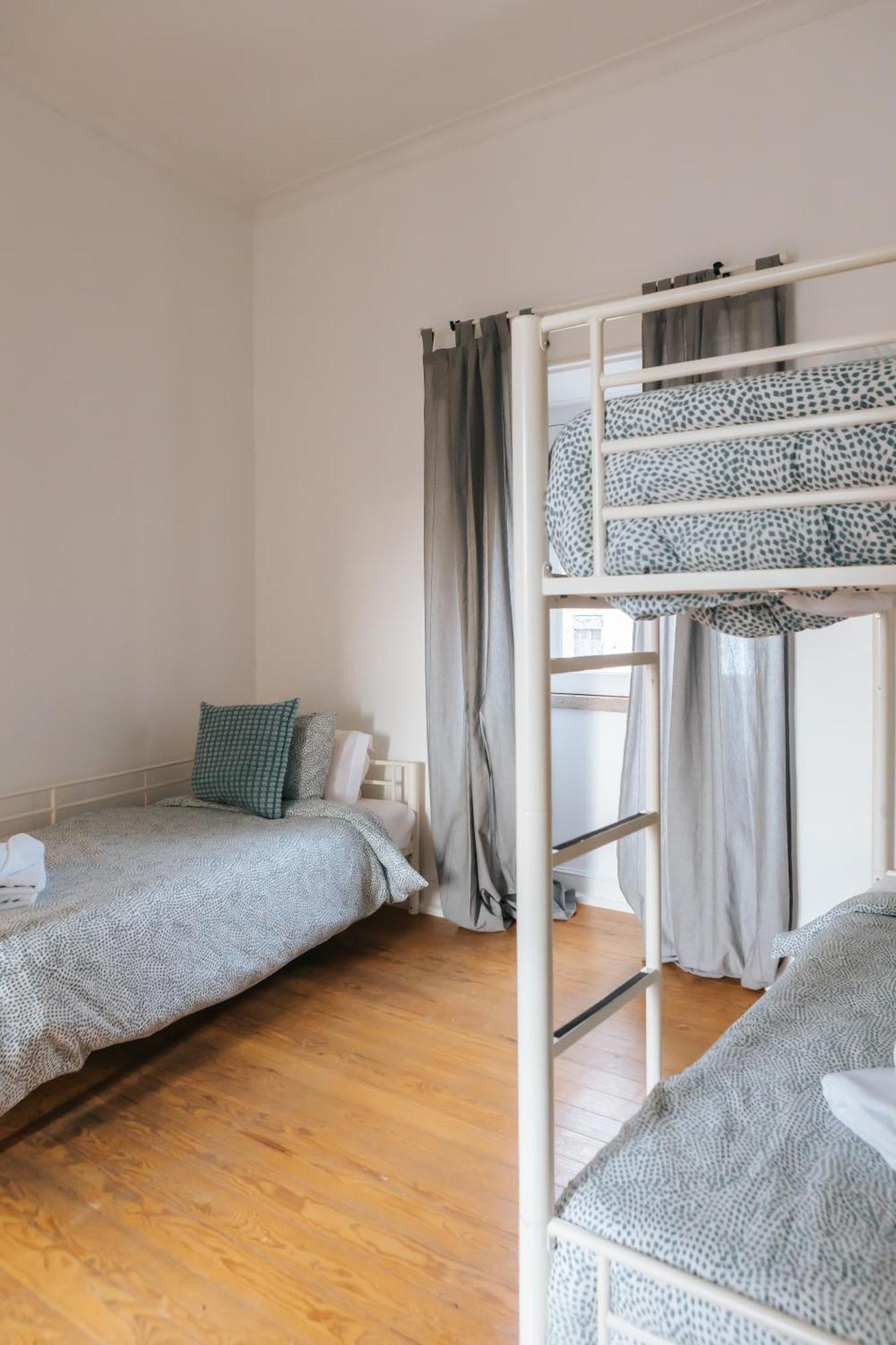 Aquilla Family 307 Homestay Lisbon