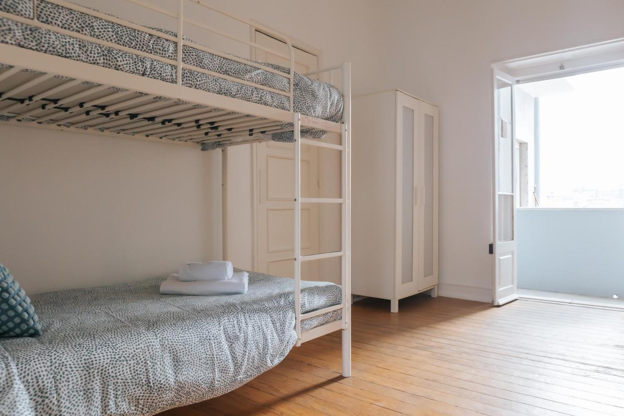 Aquilla Family 307 Homestay Lisbon