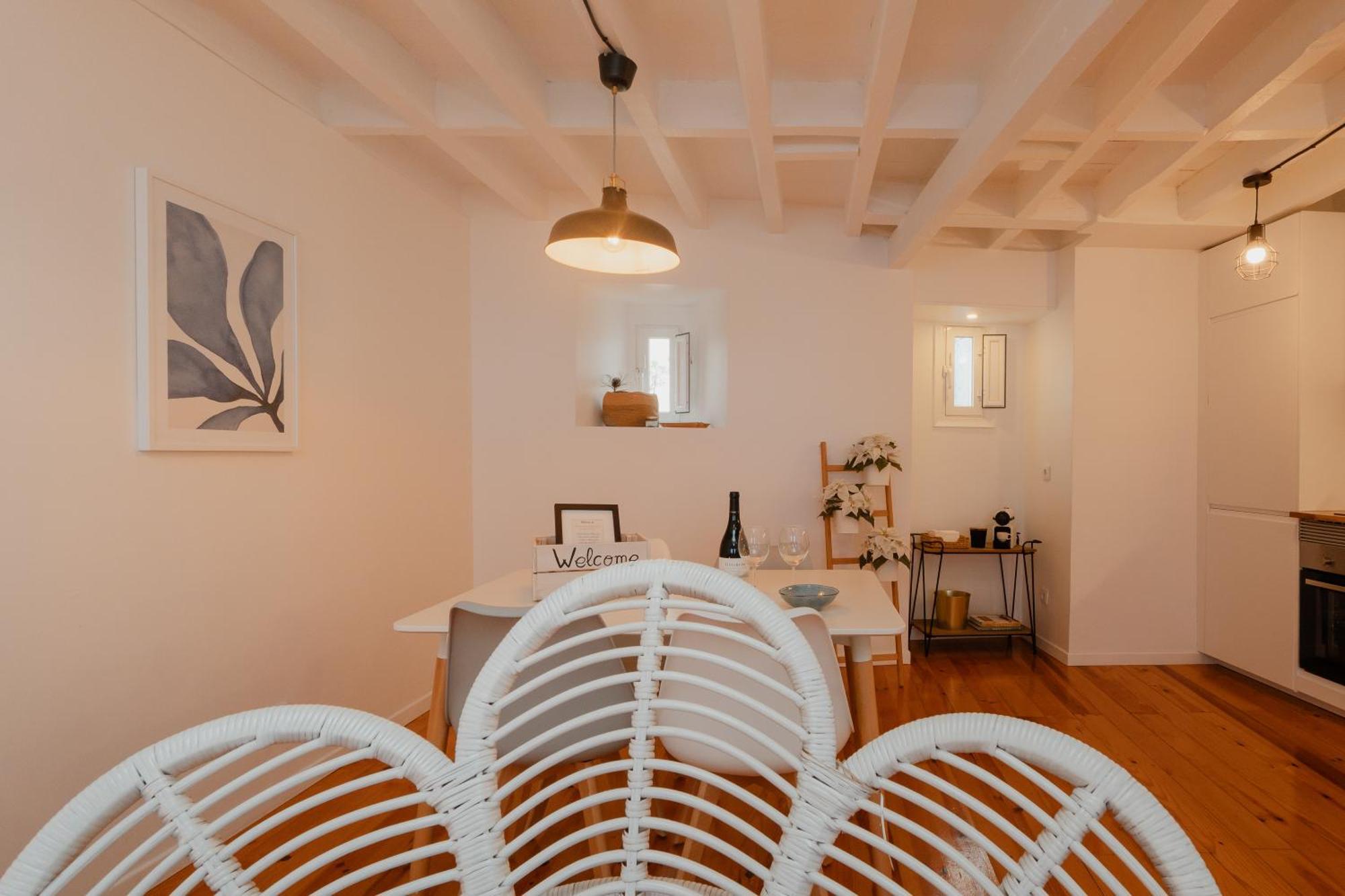 Apartment Stylish Getaway In A Mezzanine Flat By The Castle
