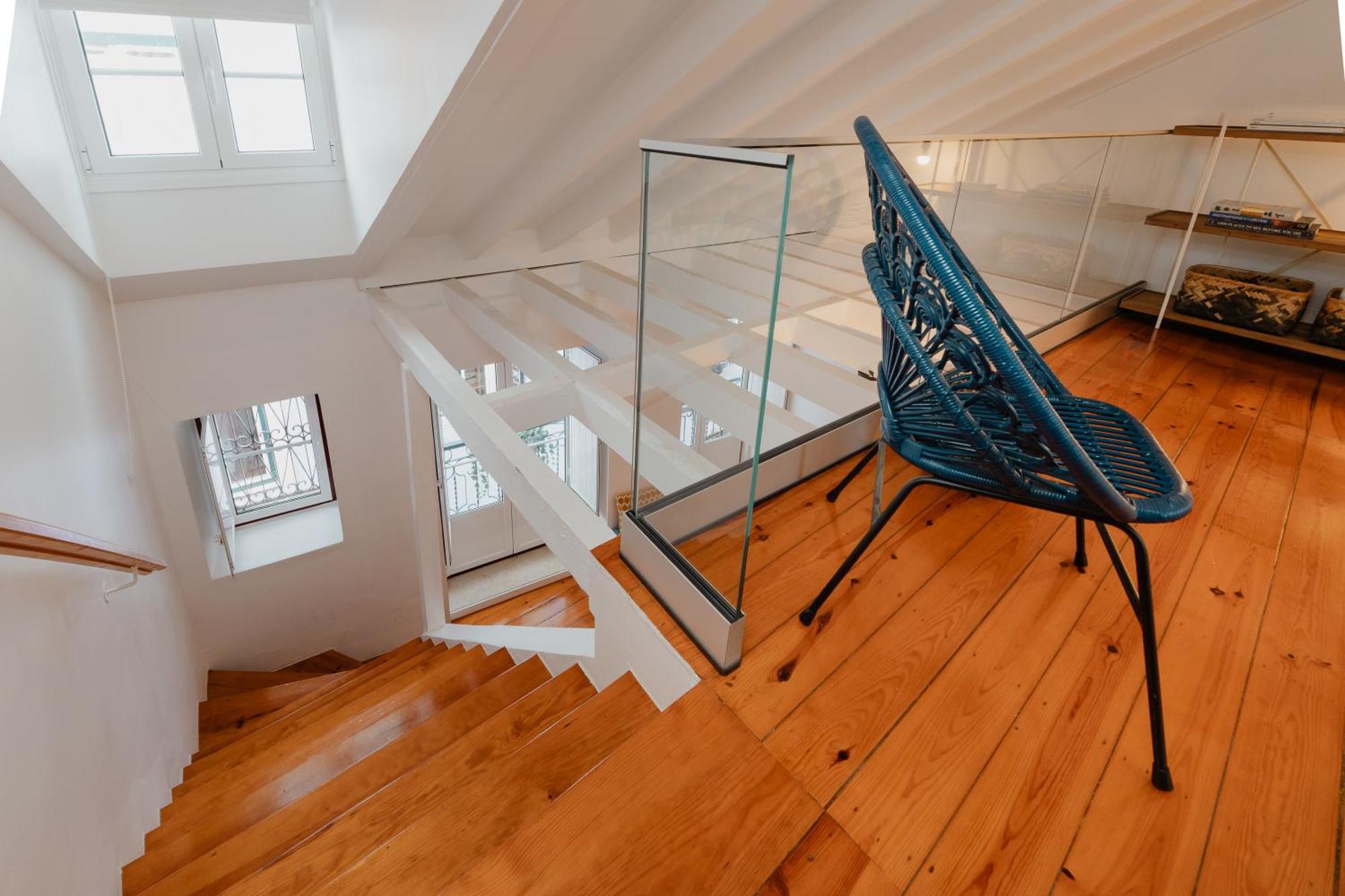 Apartment Stylish Getaway In A Mezzanine Flat By The Castle