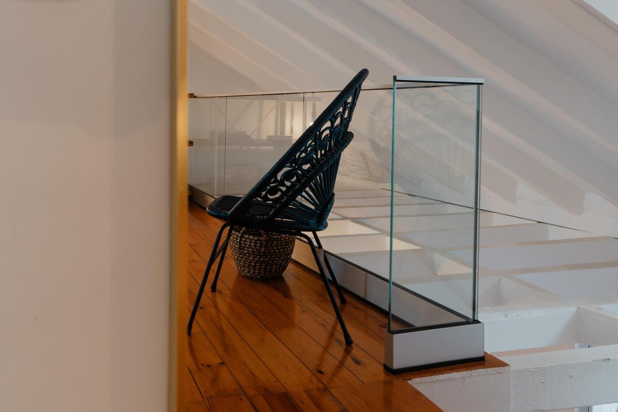 Stylish Getaway In A Mezzanine Flat By The Castle * Lisbon